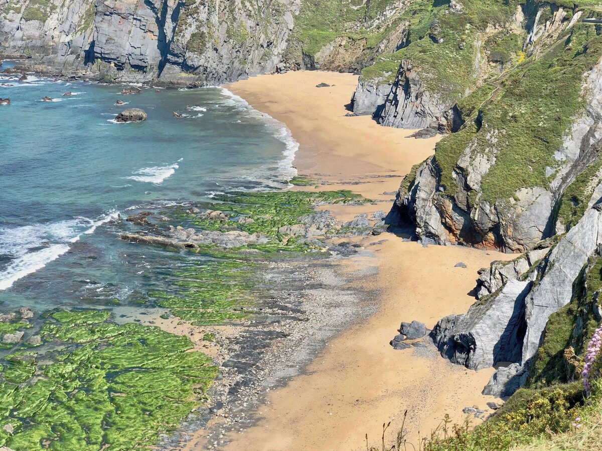 The Cliffs - PradaBeach